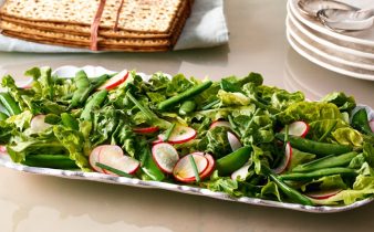 Salada Primavera com Ervilhas Rabanetes e Vinagrete