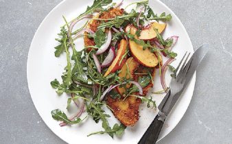 Costeletas de Frango com Salada de Rúcula